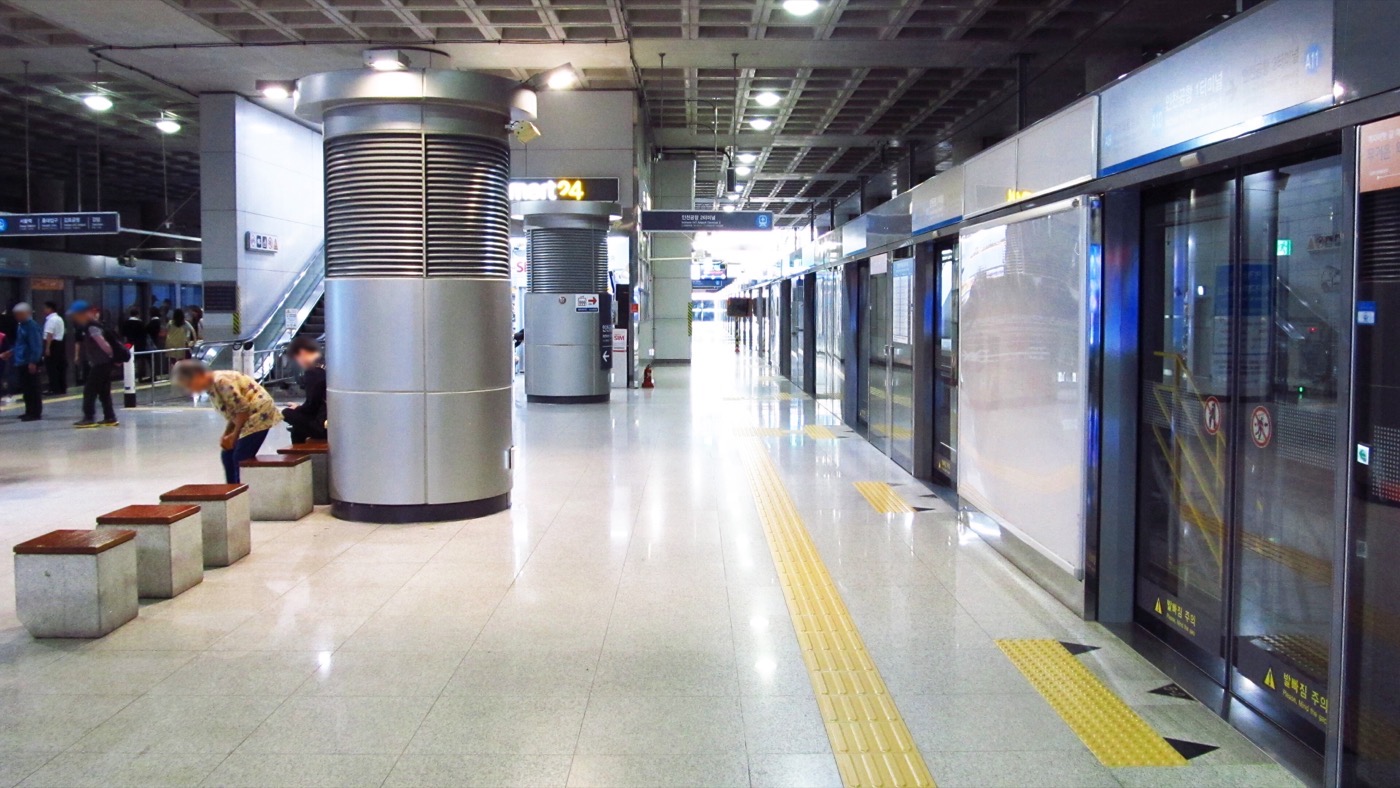 仁川空港第1ターミナル駅の空港鉄道のホーム
